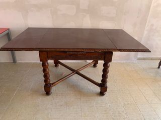 Mesa extensible madera tallada
