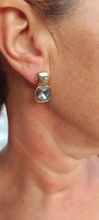 Pendientes dorados multicolor