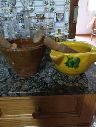 2 Morteros antiguos de cerámica