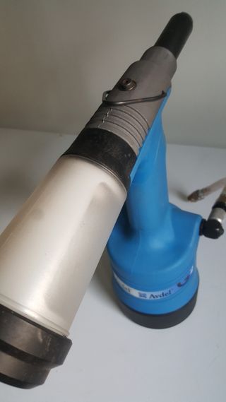 Remachadora neumática AVDEL G2