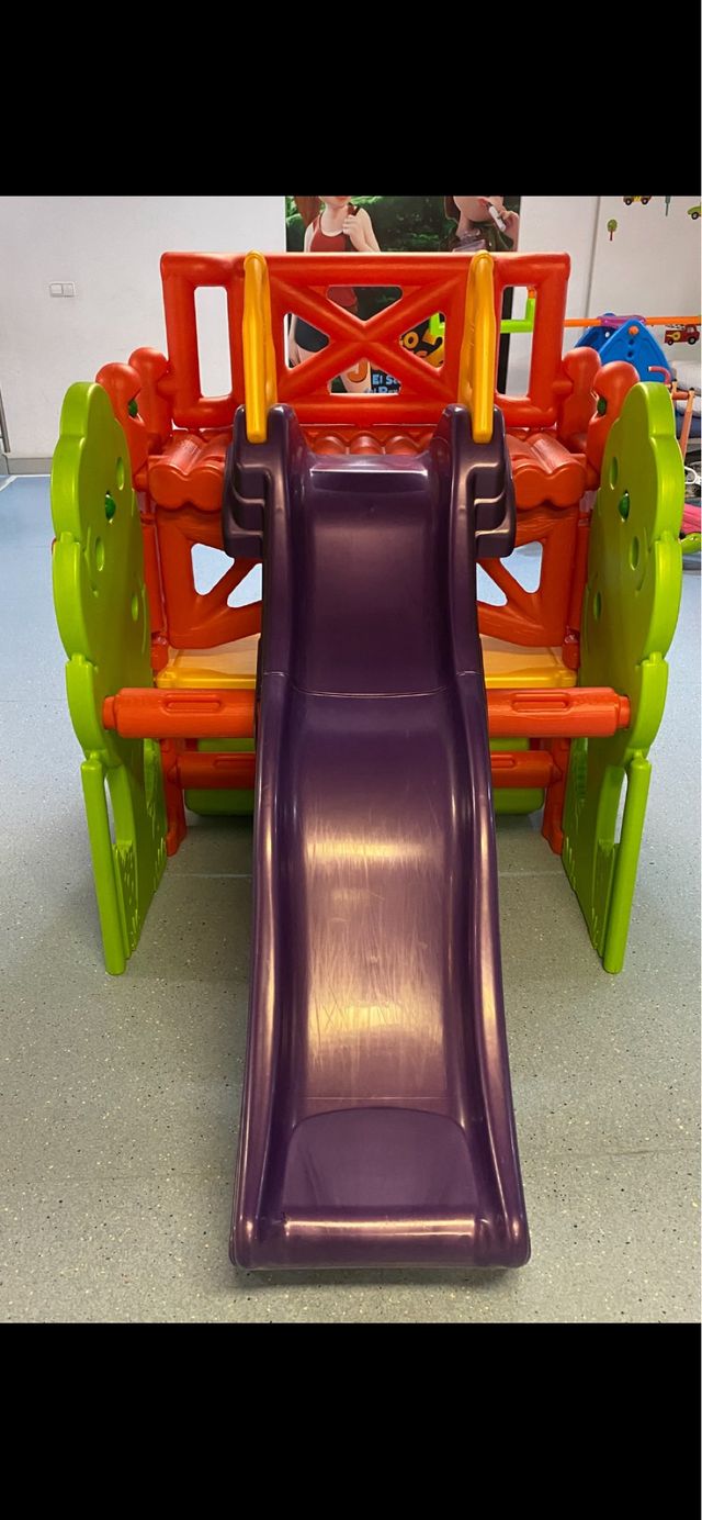 Tobogán infantil jardín