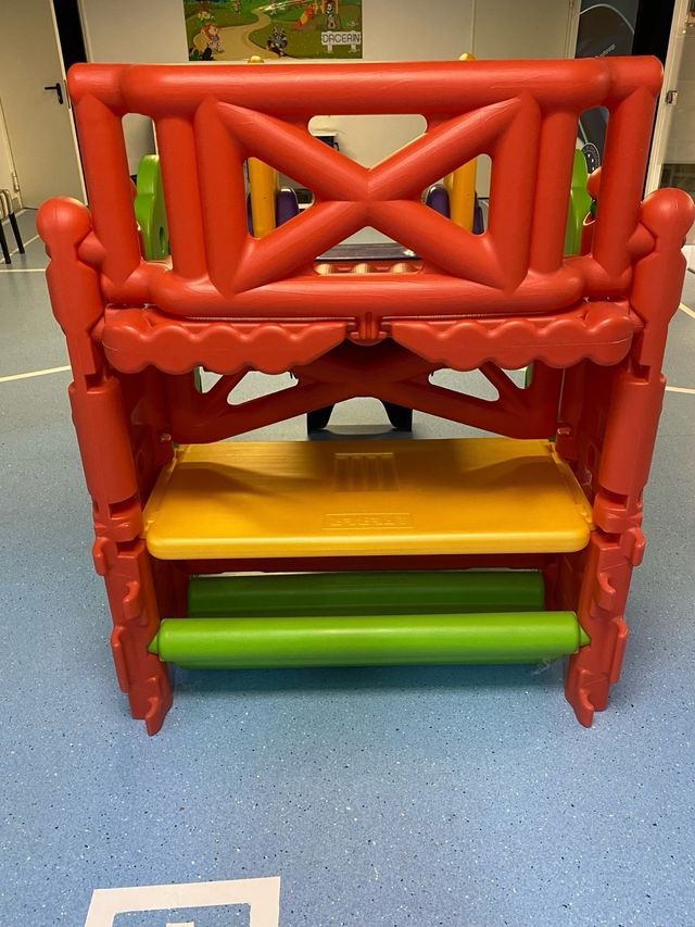 Tobogán infantil jardín