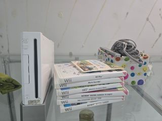 Wii blanca + 5 juegos