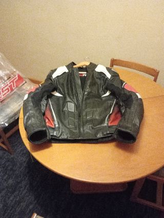 Cazadora chaqueta cuero moto deportiva