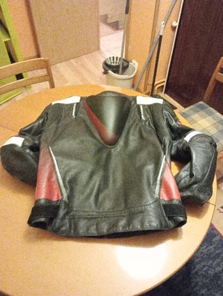 Cazadora chaqueta cuero moto deportiva