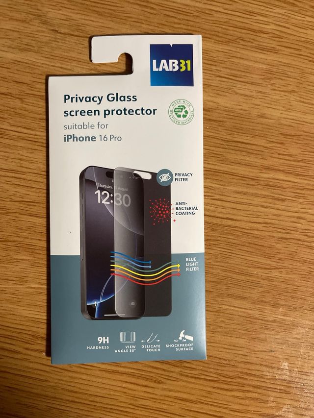 Nuevo Protector pantalla iPhone 16 Pro muy chulo