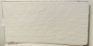 Colchón cuna Ikea Skönast y protector de colchón 