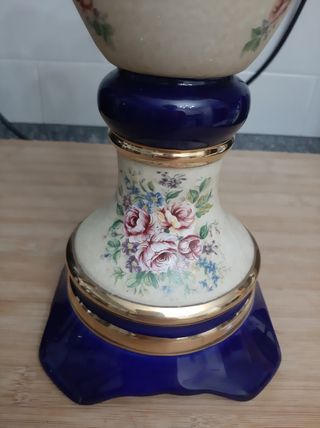 Ânfora porcelana azul e bege