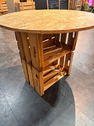 Mesa rústica de madera