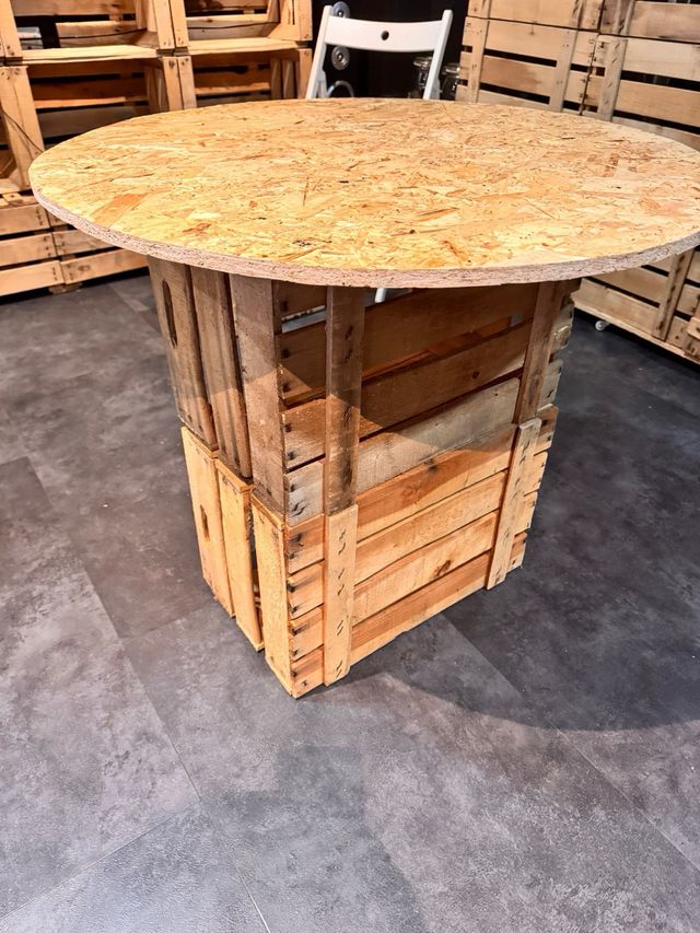 Mesa rústica de madera