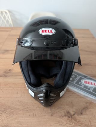 Casco Bell Moto 3, nuevo, sin embalaje original.