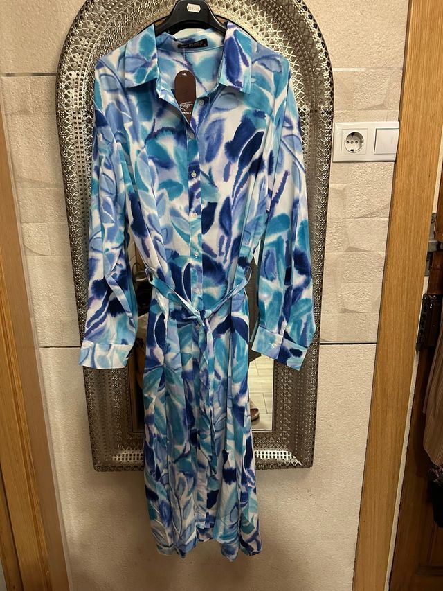 Vestido midi azul y blanco