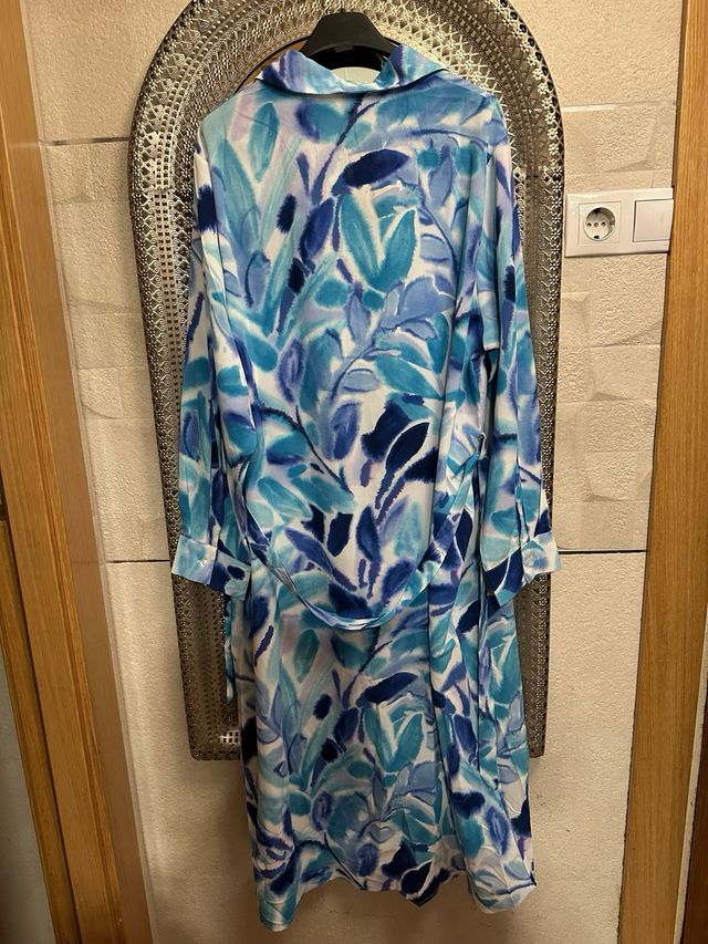 Vestido midi azul y blanco