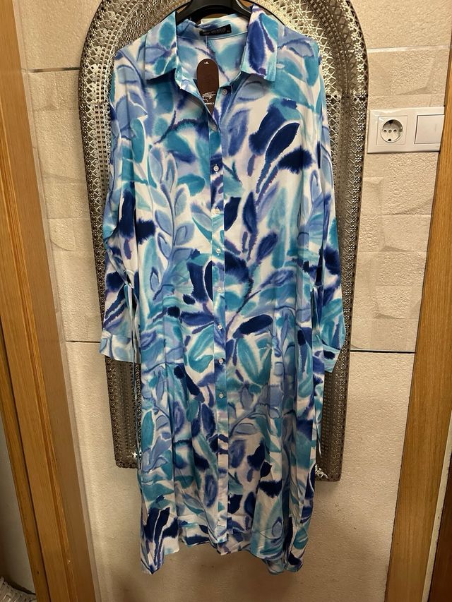 Vestido midi azul y blanco