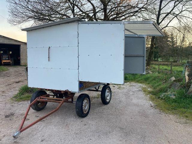 Comedero móvil para animales