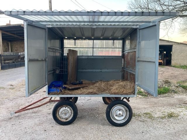 Comedero móvil para animales