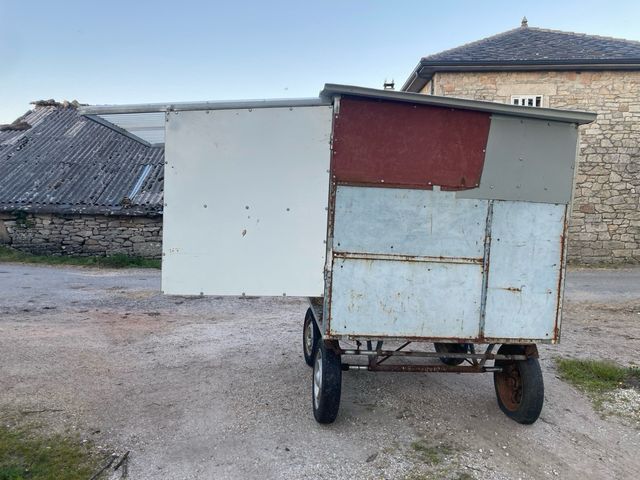 Comedero móvil para animales