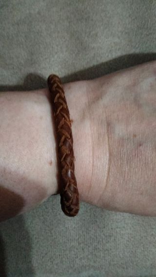 Pulseras cuero trenzado - roja y marrón