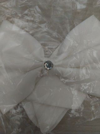 Fiocco bianco in stoffa