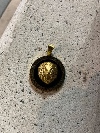 Medallón Versace | León dorado