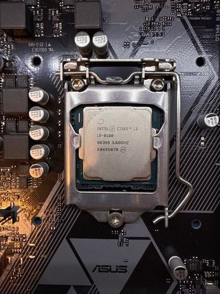 Placa base ASUS + CPU i3-8100 3.6GHz