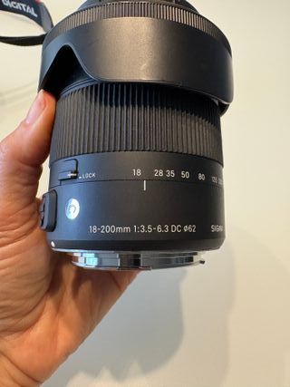 Canon EOS + objetivo Sigma + flash