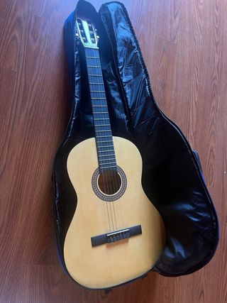 Guitarra Clásica Cambria 440 + Funda