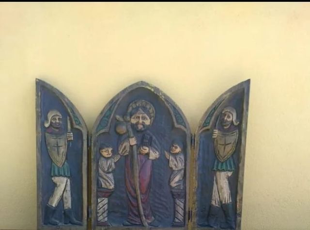 Tríptico madera policromada medieval
