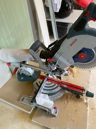 Sierra ingletadora Bosch GCM 18V-216 Bateria 5am