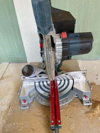 Sierra ingletadora Bosch GCM 18V-216 Bateria 5am