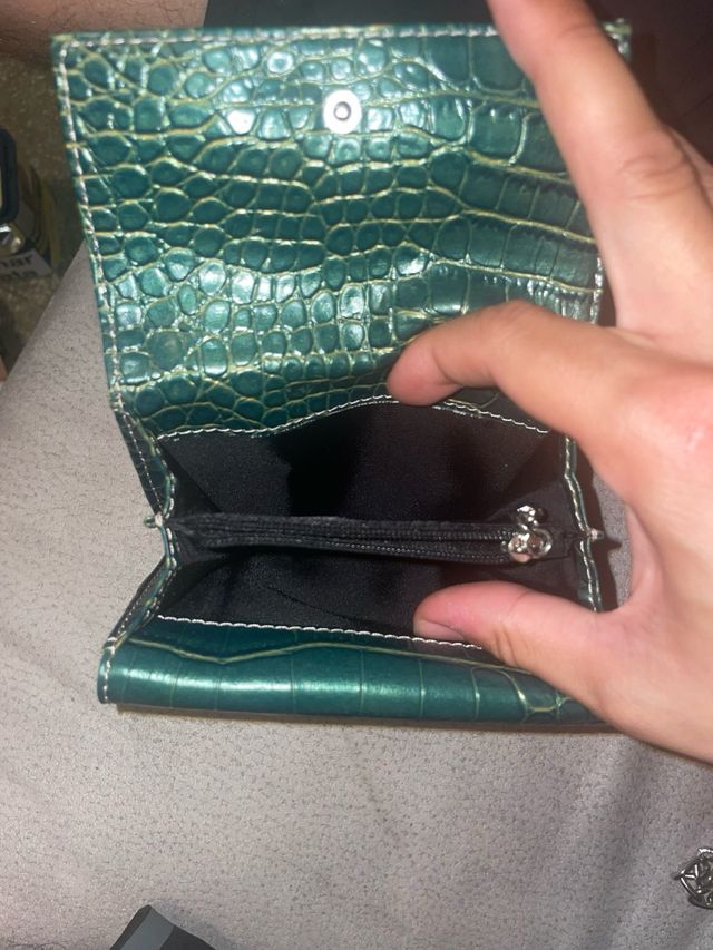 Cartera Guess verde & negra