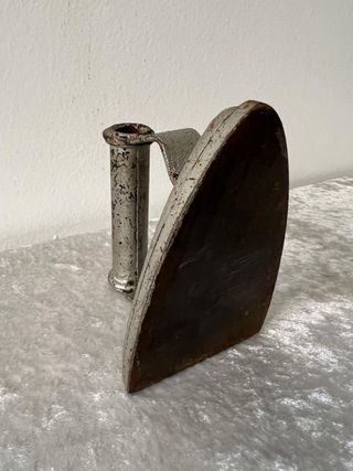 Mini plancha antigua de hierro