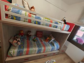 Cama litera infantil madera, roja y beige