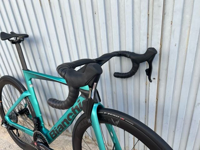 Bicicleta Bianchi Oltre Sram Force