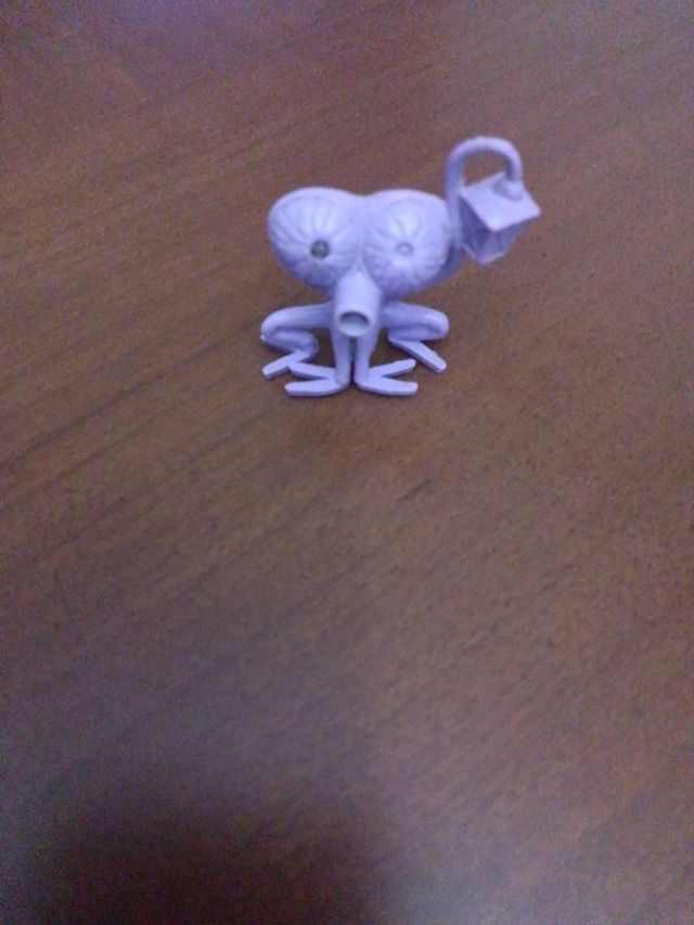 Figura Monstruo Morado Dunkin