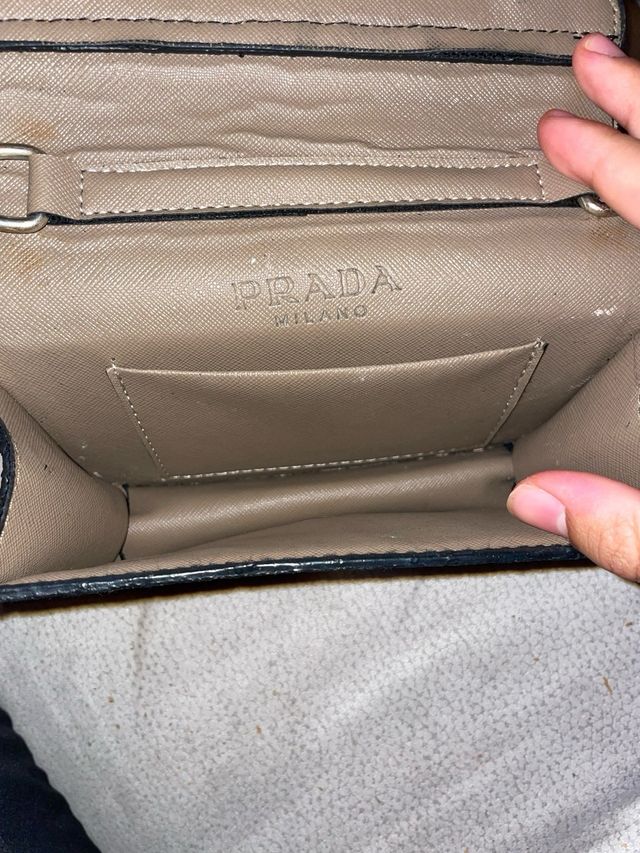 Bolso Prada negro brillante