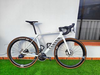Ultimate CF SLX 8 Disc eTap en S +  Garmin 830.