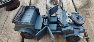MINICHAMPS VW TYPE 82 'Kübelwagen' 1941 Minichamps VW Kubelwagen 1941 escala 1/18 de segunda mano por 260