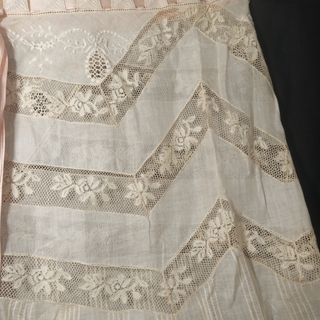 PRECIOSA ENAGUA ANTIGUA FALDA INDUMENTARIA 