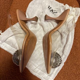 Tacones Zara vinilo beige