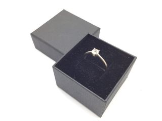 anillo oro 18k con piedra con circonita