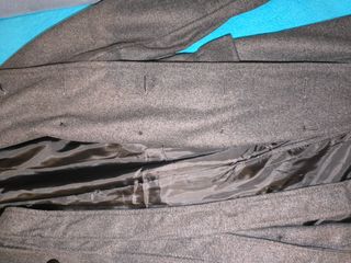 Abrigo gris hombre elegante