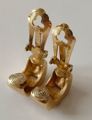 Pendientes Dior Monograma CD dorados con brillante