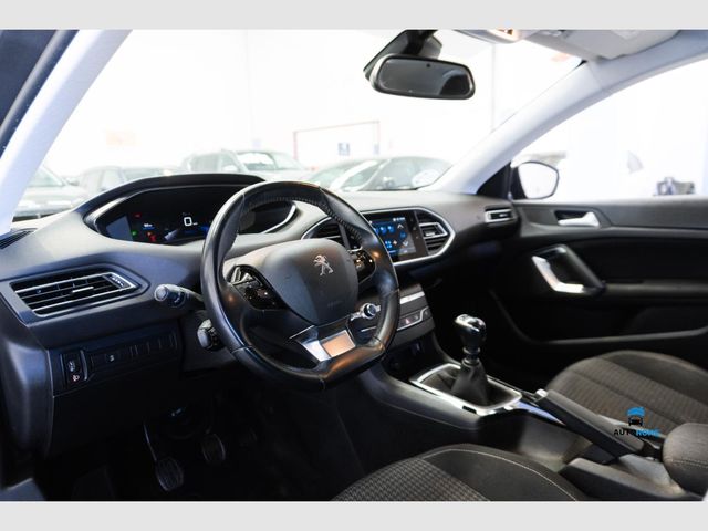 Peugeot 308 5p Allure Pack PureTech 110 S&S