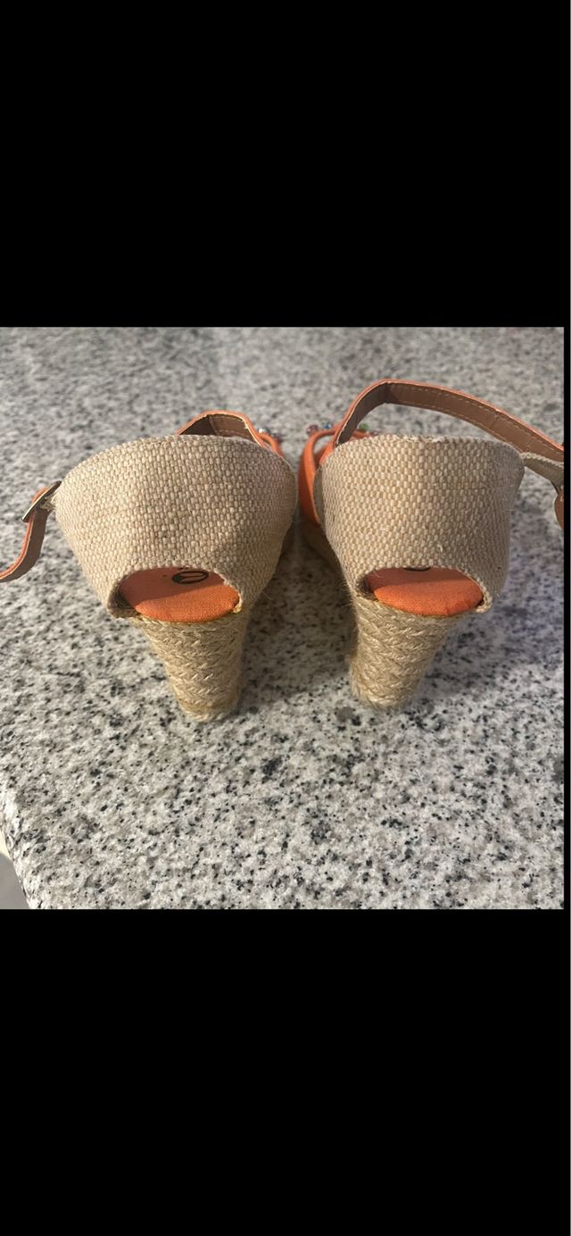 Cuñas color naranja