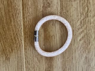 Bracciale rosa calamita