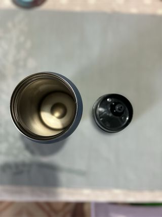 Tazza termica blu in metallo