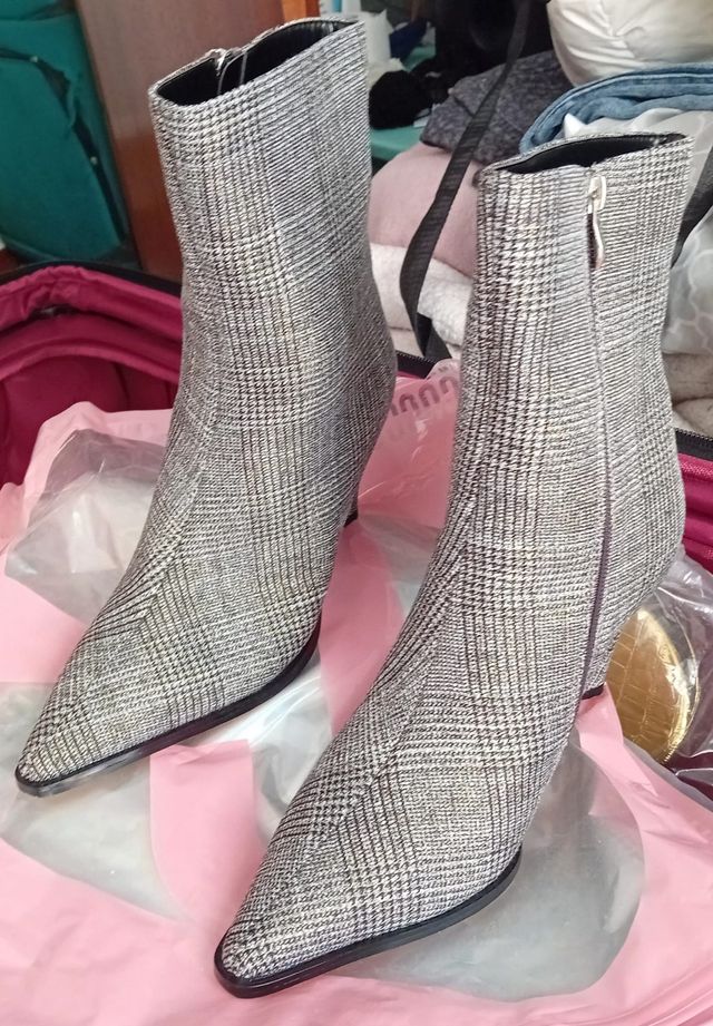 BOTINES GRISES NUEVOS