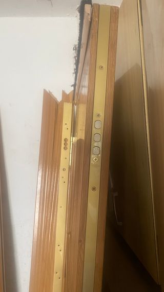 Puerta entrada piso madera