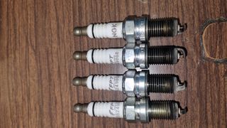 4 Candele NGK IKR9J8 Usate Alfa Romeo MiTo 1.4